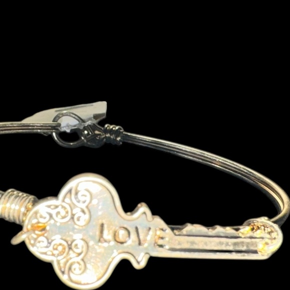 💥5 for $25💥 LOVE Bracelet NWT - Picture 5 of 11